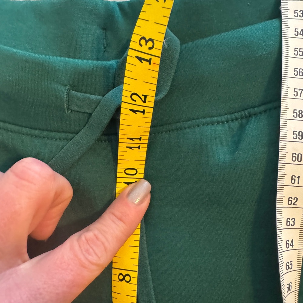 Women’s NWT Green Abercrombie YPB neoKNIT Pants with Cream Stripe - Picture 9 of 12